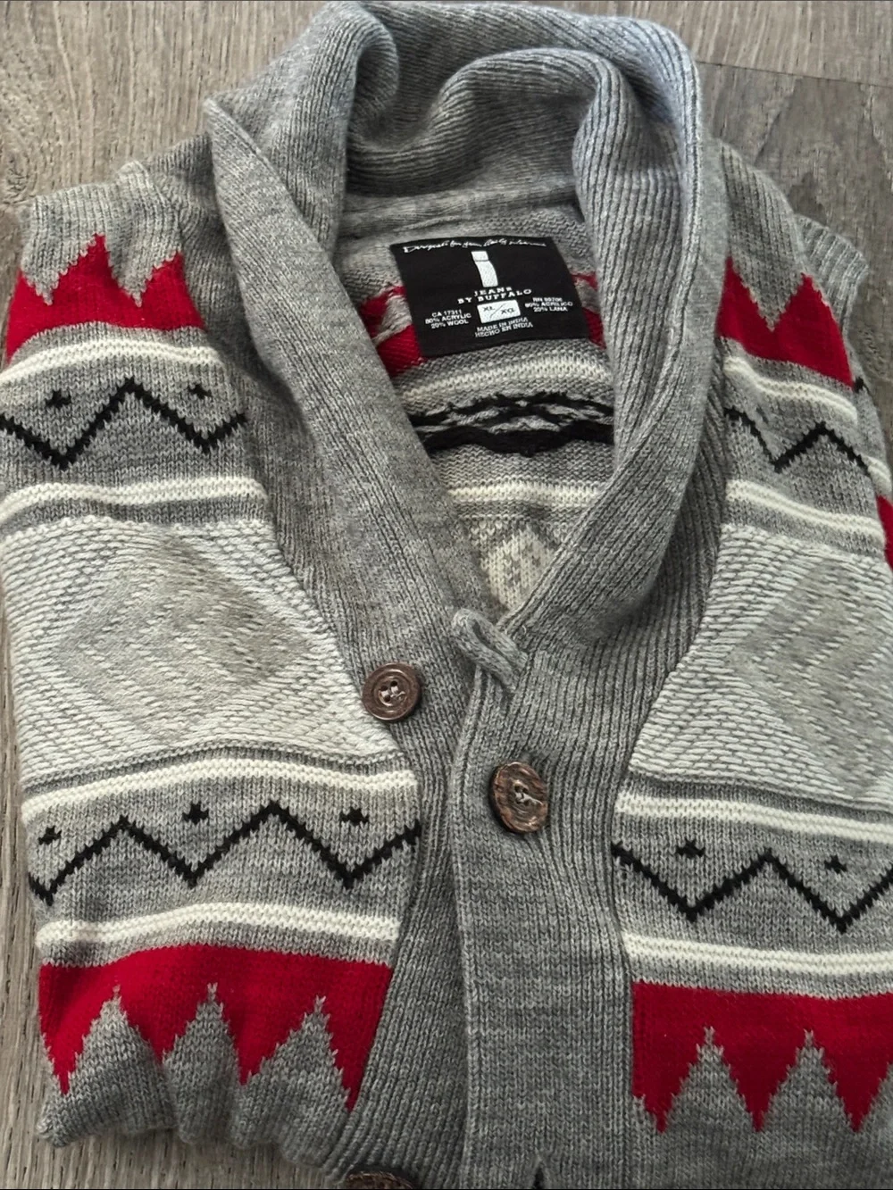 Jeans by Buffalo 🦬 Shawl Collar Men's Sweater Cardigan - Gray with Red Pattern - Picture 1 of 3